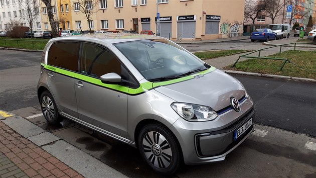 Sdílené elektromobily GreenGo jsou k vidní Praze