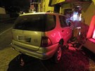 Opilá řidička zbořila zeď nočního klubu v Chebu.