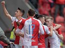 Fotbalisté Slavie slaví gól proti Opav.