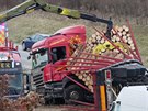 Dálnici D1 na Novojiínsku zablokoval pevrácený kamion se devem