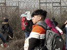 Skupina uprchlík na pomezí ecka a Turecka (28. února 2020)