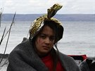 Dívka se snaí zahát po píjezdu skupiny migrant na ecký ostrov Lesbos. (28....