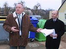Hejtman Pavel Brad�k (vlevo) a starosta Smi�ic Lubo� Tuzar (vpravo). (7....