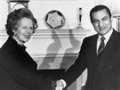 Egyptský prezident Husní Mubarak s britskou premiérkou Margaret Thatcherovou....