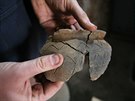 Archeologov objevili tak zdoben kousky ndob z 10. stolet.