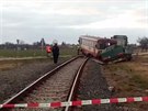 Kamion narazil na Nymbursku do vlaku, zranily se ti dti