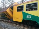Na přejezdu u Staré Hutě na Příbramsku se střetl osobní vlak s nákladním...