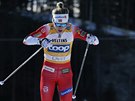 Norská lyaka Therese Johaugová na trati klasické desítky v Lahti