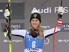 Rakouská lyaka Nina Ortliebová slaví triumf v super-G v La Thuile.