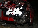 Opilá žena zapálila v Modřicích u autosalonu nový vůz, dalšímu autu nacpala do...