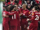 Fotbalisté Liverpoolu se radují z prvního ze tí gól ve vítzném zápase s West...