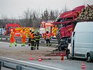 Dálnici D1 na Novojiínsku v pátek ráno zablokovala nehoda kamionu se devem.