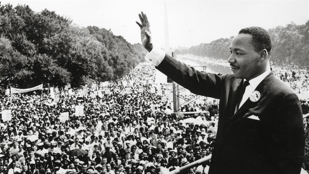 Americký baptistický kazatel a občanský aktivista Martin Luther King při...