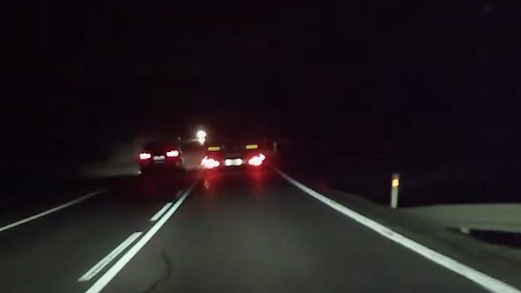 Poblíž místa tragické nehody jel nebezpečně jiný řidič, hledají ho