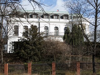 Z náměstí Pod Kaštany v Praze 6 bude náměstí Borise Němcova. Změnu schválili...