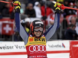 Italka Federica Brignoneová slaví vítězství v alpské kombinaci v Crans Montaně.