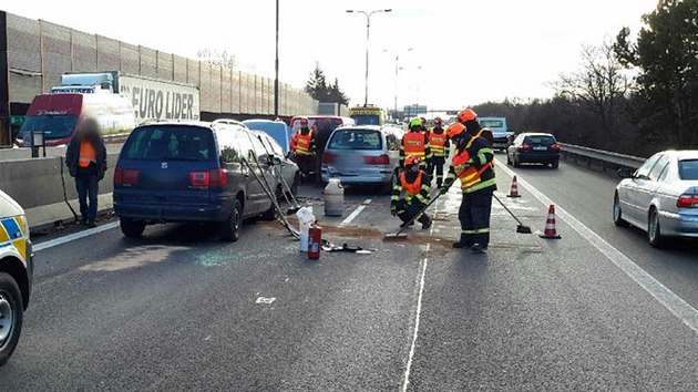 Nehody komplikují provoz na D1 u Brna.
