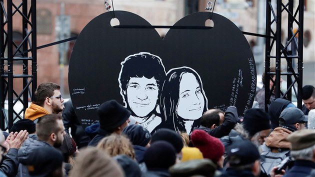 Lid v Bratislav si pipomnli dva roky od vrady novine Jna Kuciaka a jeho snoubenky Martiny Kunrov. (21. nora 2020)