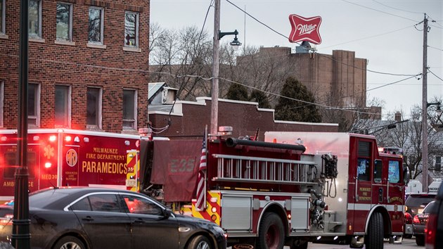 Jeden ze zaměstnanců pivovaru Molson Coors v americkém Milwaukee zastřelil pět lidí a poté spáchal sebevraždu. (26. února 2020)