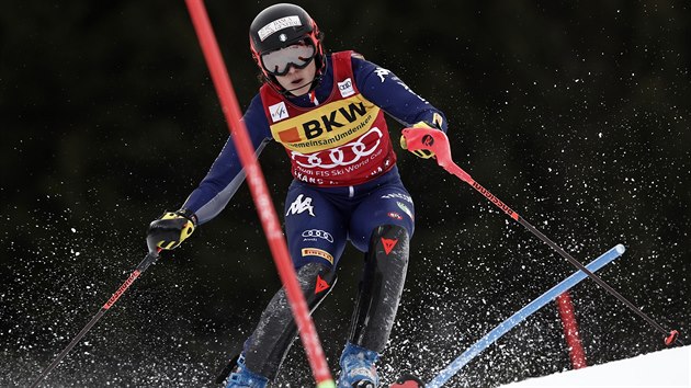 Italka Federica Brignoneová na trati slalomu v rámci alpské kombinace v Crans Montaně