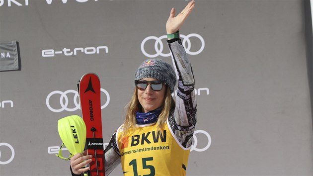 Česká lyžařka Ester Ledecká se raduje ze třetího místa v kombinaci v Crans Montaně.