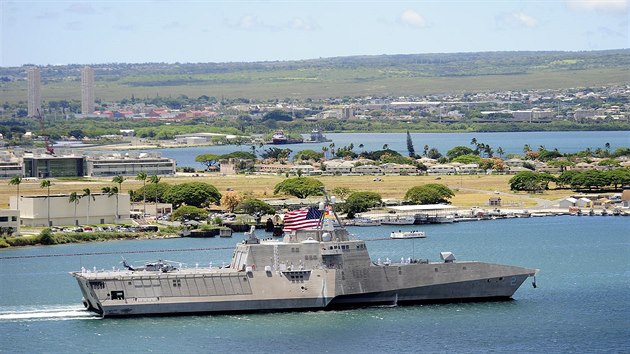 USS Independence (LCS-2) v Pearl Harboru