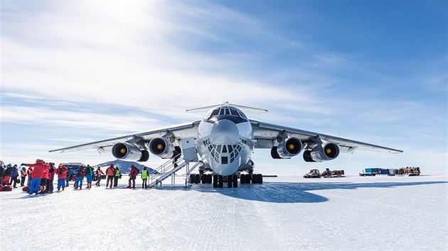 Pistn na ledov runwayi v Union Glacieru