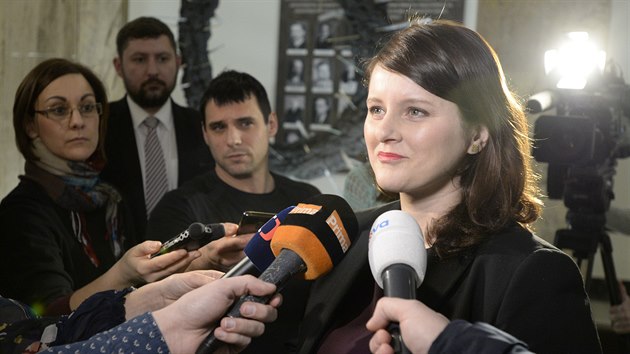 Ministryně práce a sociálních věcí Jana Maláčová z ČSSD se na ministerstvu v Praze vyjádřila k zátahu policie v jejím úřadě. (24. února 2020)