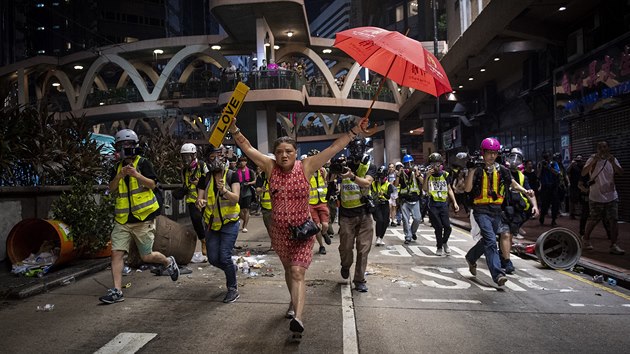 NOMINACE NA FOTOGRAFII ROKU (SRIE):
 Nicolas Asfouri, AFP;
Protivldn demonstrace v Hongkongu