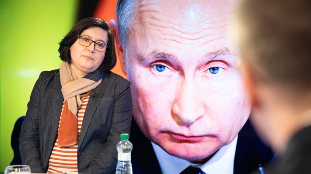 Expertka na Rusko Veronika Sušová-Salminen v diskusním pořadu Rozstřel (27. února 2020)