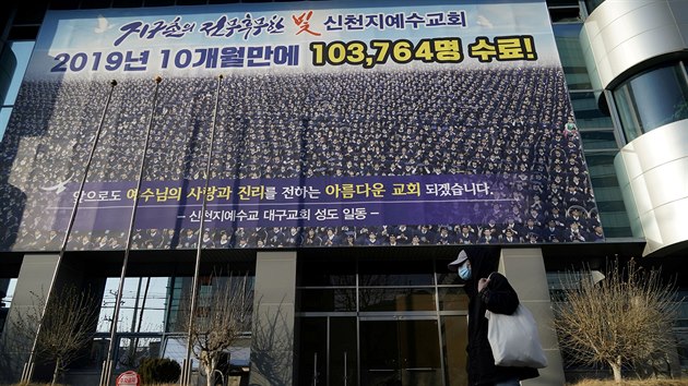 Sekta Ježíšova církev Sinčchondži je údajně odpovědná za šíření koronaviru v Jižní Koreji. (19. února 2020)