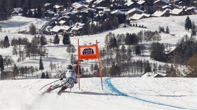 Ester Ledeck pi trninku na sjezd v Crans Montan.