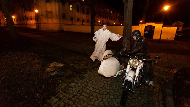 Na Klternm Hradisku v Olomouci, kde sdl vojensk nemocnice, nateli filmai z webu Historickemomenty.cz video pipomnajc non tk politickho vzn Josefa Burka. Ten odsud uprchl v roce 1950 a prodlouil si tm ivot o destky let.