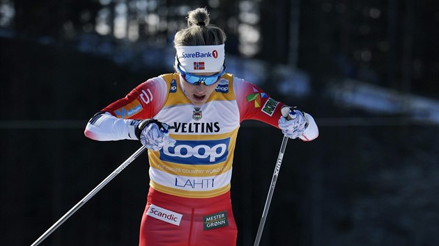 Norsk lyaka Therese Johaugov na trati klasick destky v Lahti