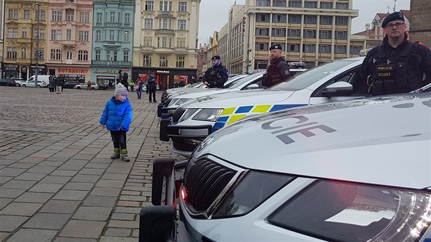 Policist v Plzeskm kraji dostali 39 novch aut. Patnct z nich bude slouit pedevm prvosledovm hldkm, jsou speciln vybaven. (20. 2. 2020)