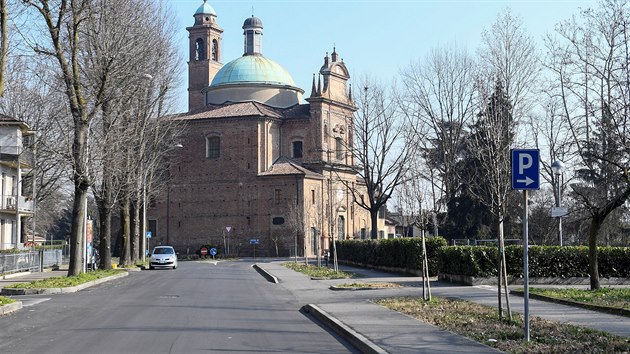 V 11 městech na severu Itálie jsou od pátku na týden uzavřeny školy, kostely, obchody, stadiony, bary a další veřejná místa (22. února 2020).