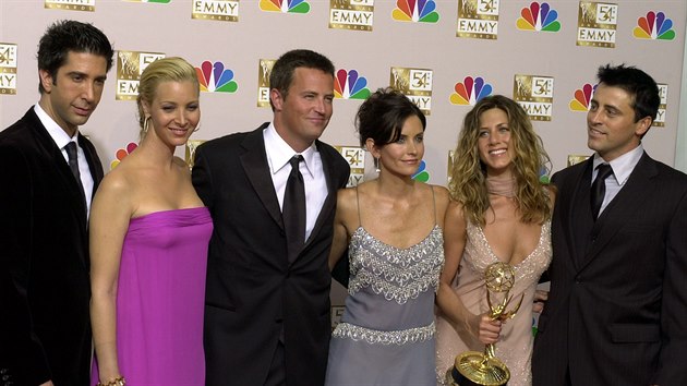 David Schwimmer, Lisa Kudrowov, Matthew Perry, Courteney Coxov, Jennifer Anistonov a Matt LeBlanc (Los Angeles, 22. z 2002)