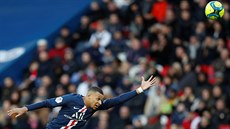 Paíský útoník Kylian Mbappé bhem duelu s Dijonem.