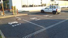 �enská parkovací místa v Praze 9 jsou tuzemský unikát.