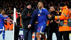 Úto�ník Olympiakosu Youssef El-Arabi slaví vít�znou trefu na h�i�ti Arsenalu,...