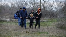 Uprchlíci pochodují k turecko-řecké hranici. (29. února 2020)