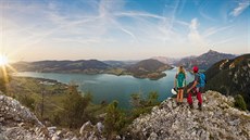 Pohled z rakouské hory Drachenwand u jezera Mondsee