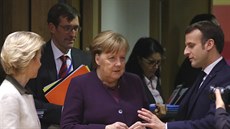 Lídi evropských zemí se sjeli do Bruselu na summit o rozpotu EU, na snímku...