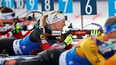 Norská biatlonistka Marte Olsbu Röiselandová v závodě smíšených dvojic na MS v...