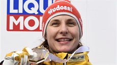 Nmecká skeletonistka Tina Hermannová slaví triumf na mistrovství svta v...