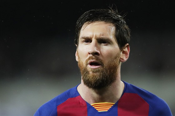 Barcelonský kapitán Lionel Messi bhem utkání proti Realu Madrid.