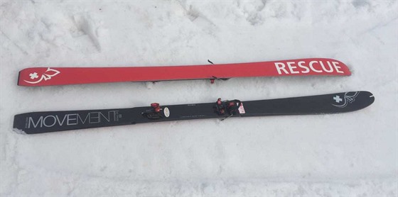 Ukradené lyže mají specifický design.