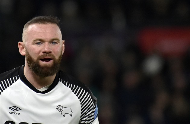 Rooney ukončil kariéru a je trenérem fotbalistů Derby na plný úvazek