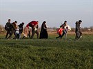 Uprchlíci nedaleko ecko-tureckého hraniního pechodu Pazarkule-Kastanies (2....