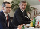 eský premiér Andrej Babi (vpravo) a polský pedseda vlády Mateusz Morawiecki...
